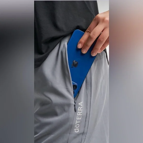 FINAL PRICE💚NWT doTerra Comfort Fit Quick-Dry Shorts gray women’s size small - Picture 3 of 11